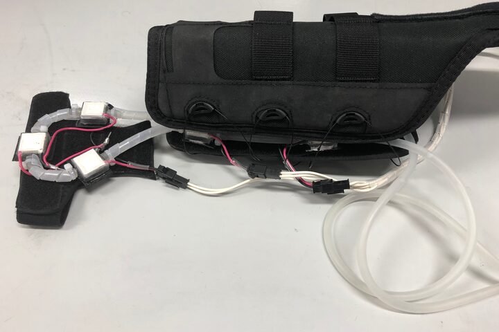 Arm module with Peltier elements and water cooling tubes